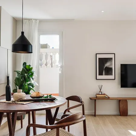 Calella - 1 Bedroom And Terrace In Eixample Dreta דירה ברצלונה