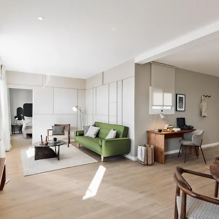 Calella - 1 Bedroom And Terrace In Eixample Dreta דירה *